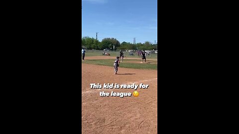 This kid is ready for the league 👏🏼🔥