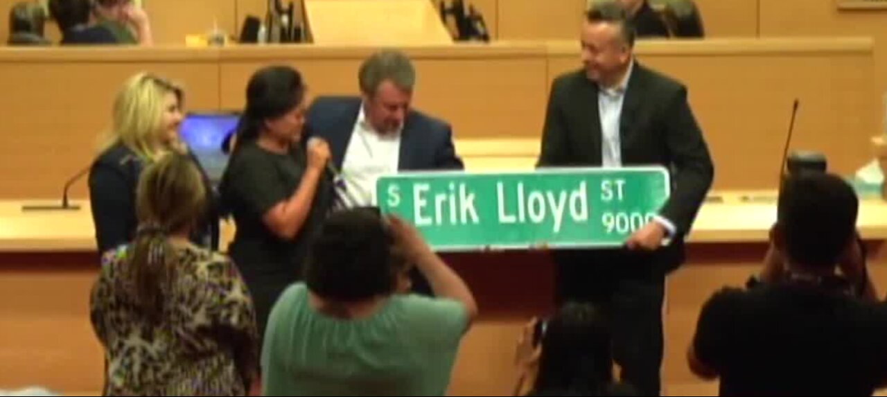 Las Vegas renames road in honor of fallen officer