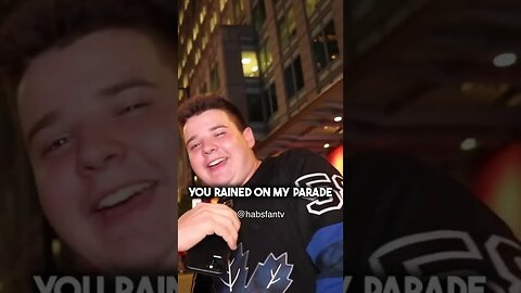 Leafs fan sings ! 😂