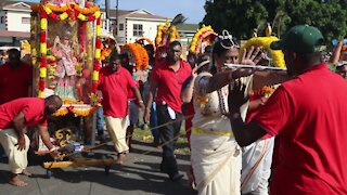 SOUTH AFRICA - Durban - Kavady prayer (Videos) (fnm)
