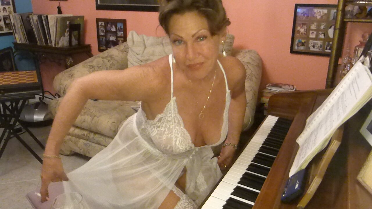 SURPRISE! Sexy Lady In LINGERIE, Playing Piano and ... 7 27 24
