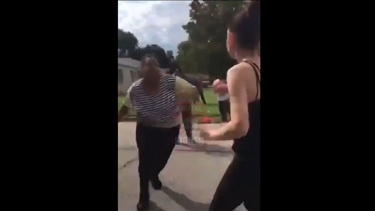 White girl wins fight then gets sucker punched
