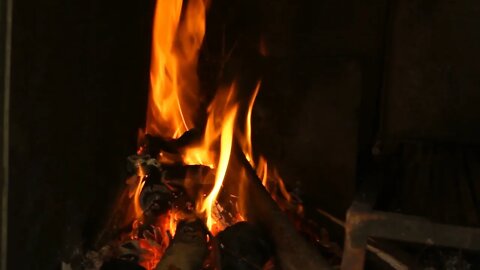 Over 3hrs of Fireplace Video and Sounds Fire Pit HD