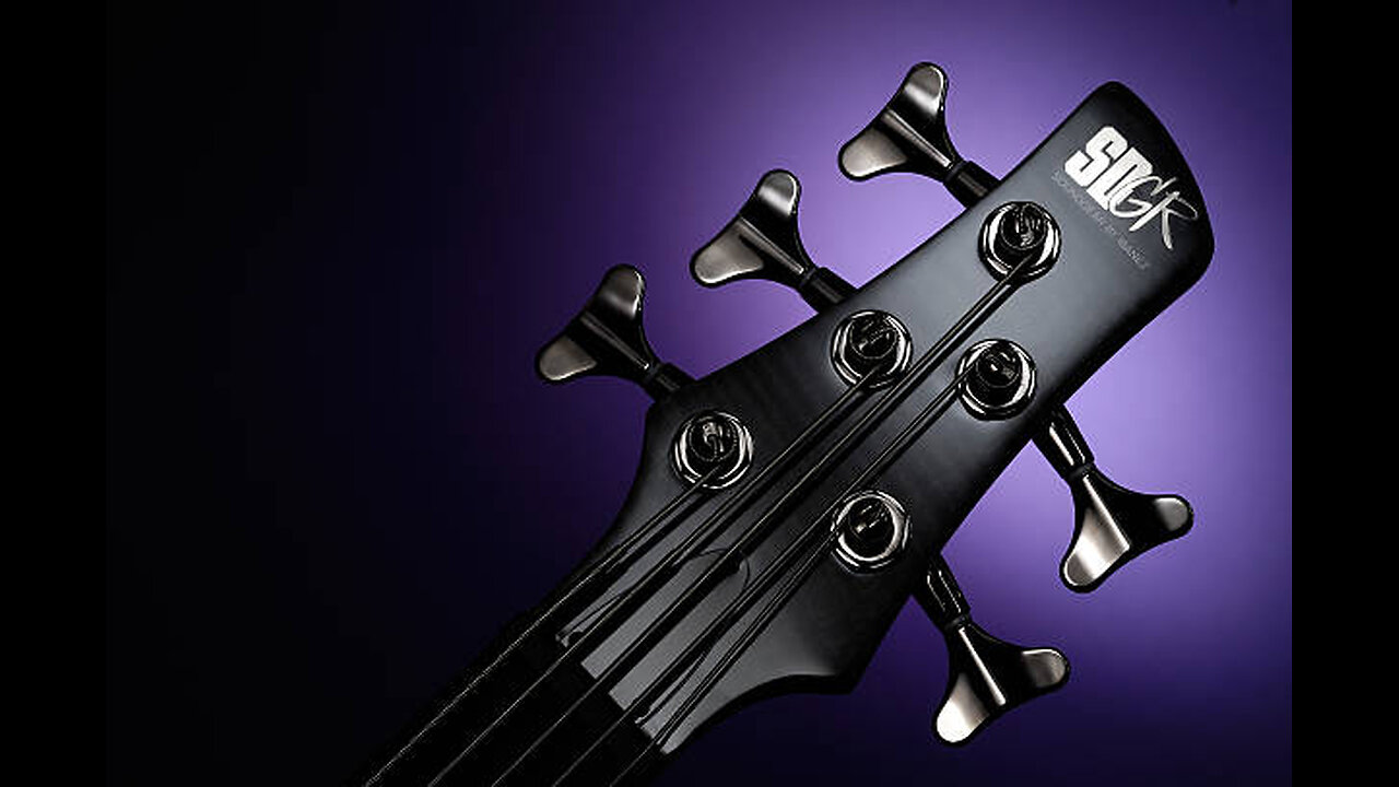 Ibanez lefty shortscale bass guitar solo over drum machine