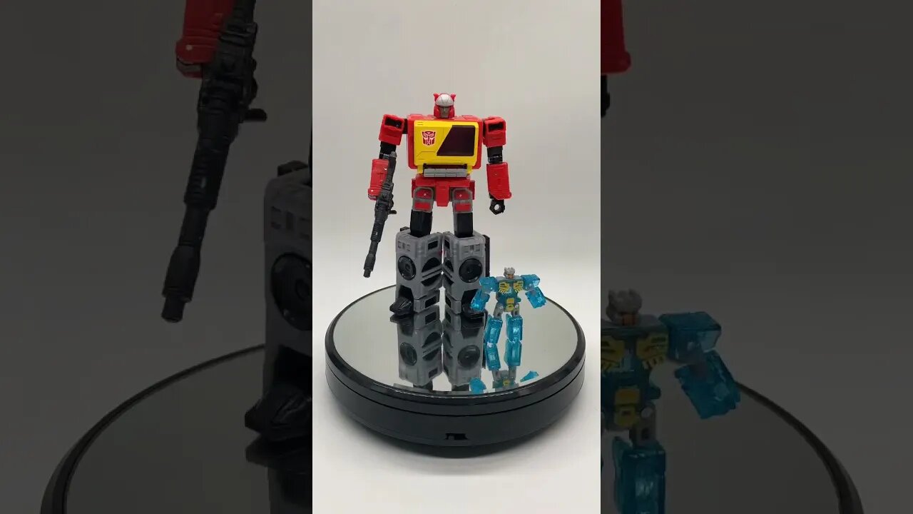 You hold the future in your head I love transformers and Blaster is just awesome #transformers 