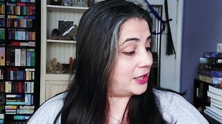 Unboxing The Dark Mansion Tarot by Taroteca Studio