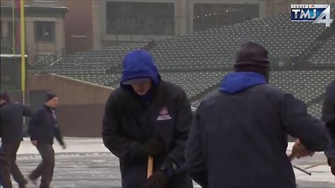 Chicago Cubs postpone home opener a day because of snow