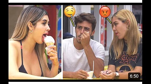 Comiendo nieve de forma coqueta frente a las personas // Bromas en la calle - SharonWinner