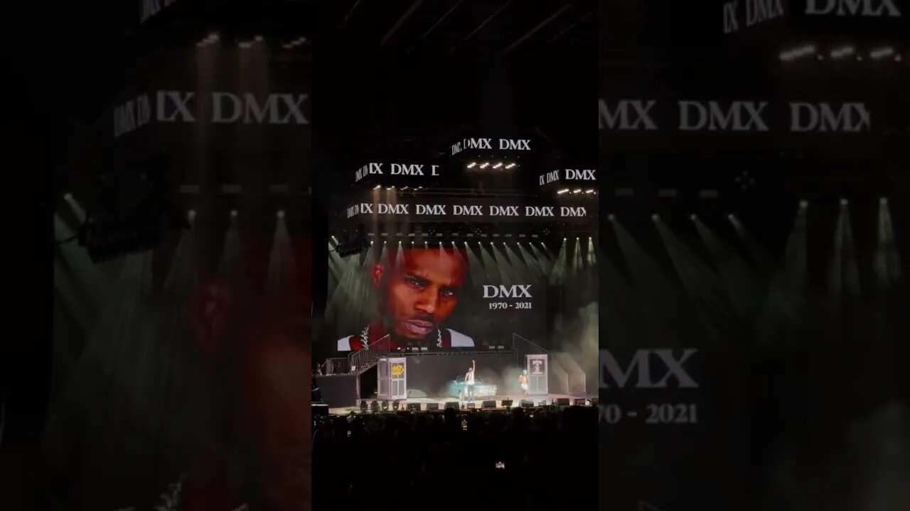 Snoop Dogg and Wiz Khalifa Honoring Those Who Have Died #music #sad #snoopdogg #wizkhalifa #concert