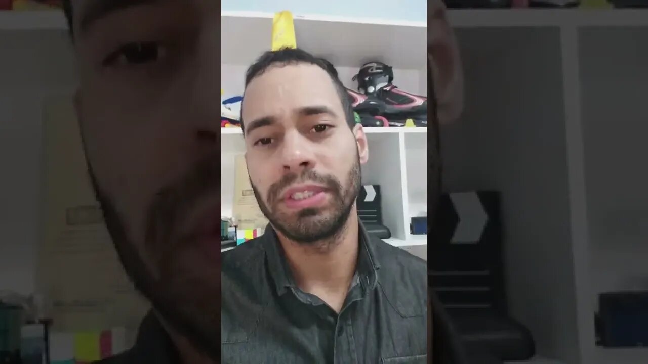 TEM MUITO POBRE DESGRAÇADO COM A MENTALIDADE RICA