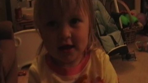 Cute Girl Imitates Animals. The End Will Surprise You