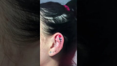 Você Teria Coragem de Tatuar a Orelha?👂🏻😱 #shorts