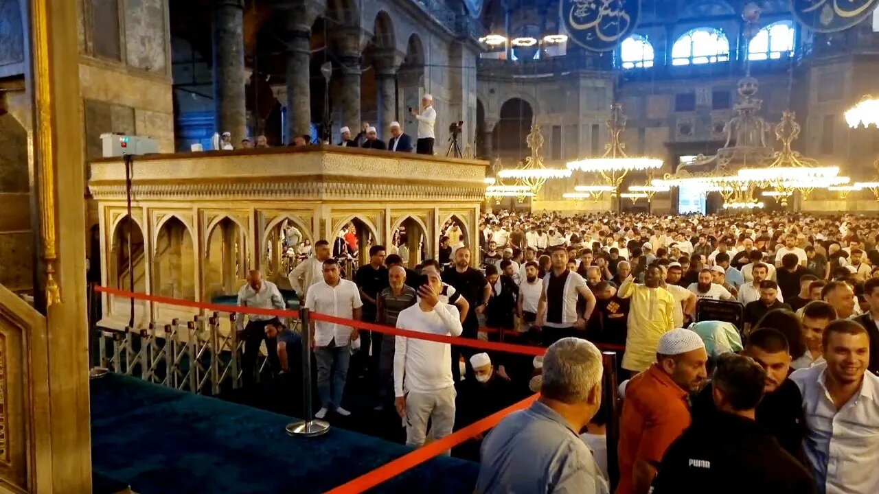 AyaSofya Camii: Eid Al-Adhaa #KurbanBayram Namazı led by Sheikh Ferruh Muştuer