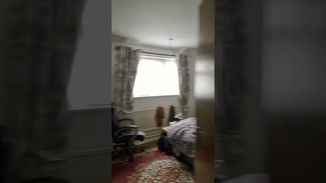 just a quick tour of my flat enjoy 😉 don't forget to like and subscribe to my channel 👍