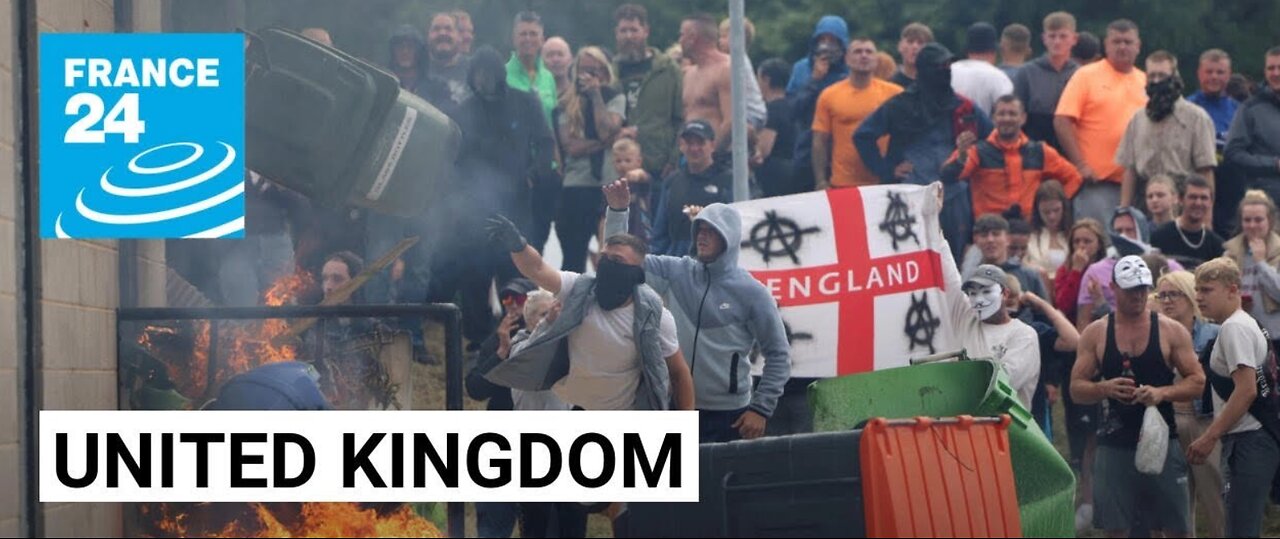 What does the government mean by 'far right'?