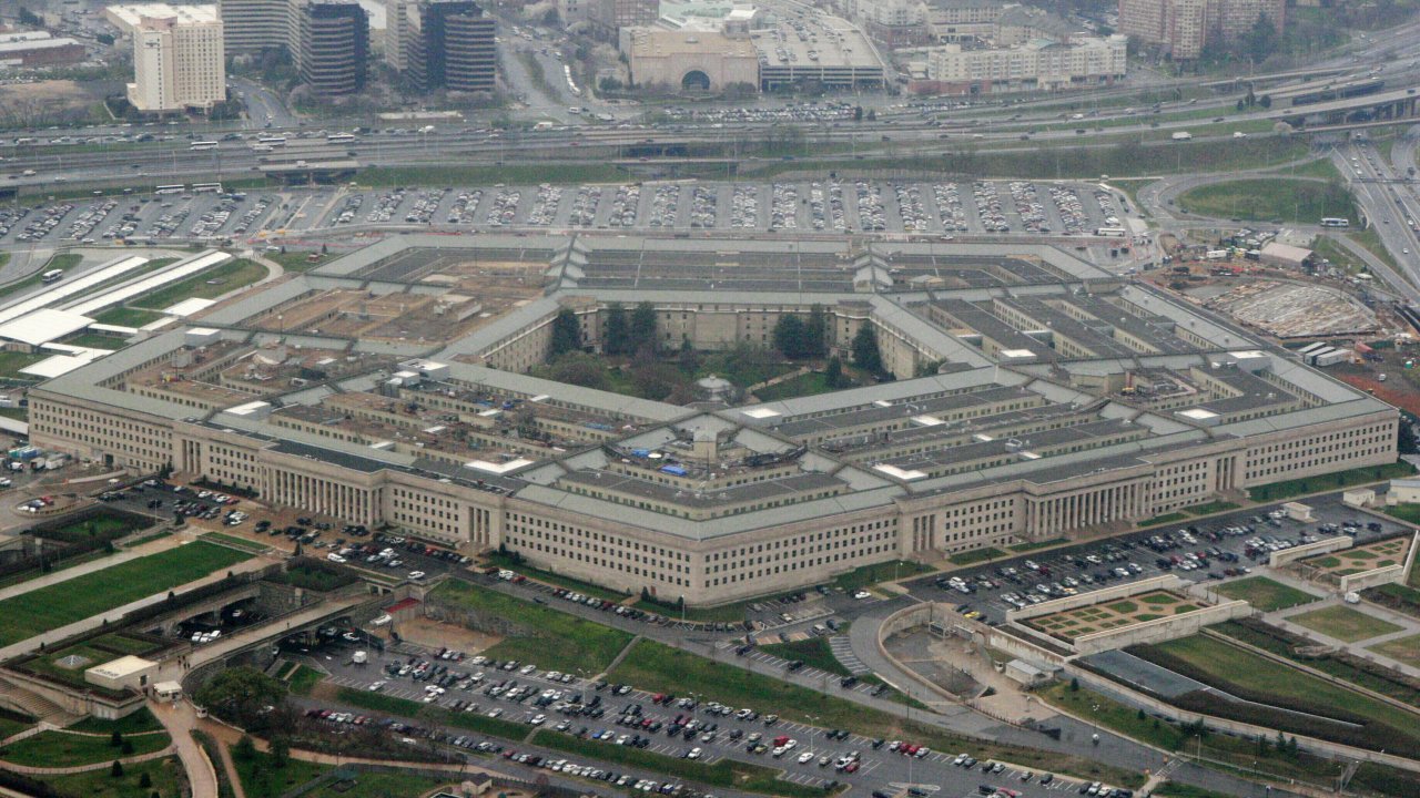 Pentagon Sides With Microsoft In $10 Billion Cloud Deal