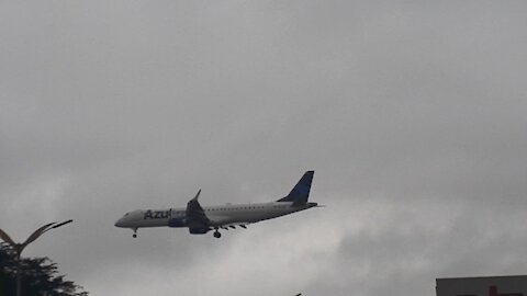 Embraer 195 PR-AYO na aproximação final antes de pousar em Manaus vindo de Campinas