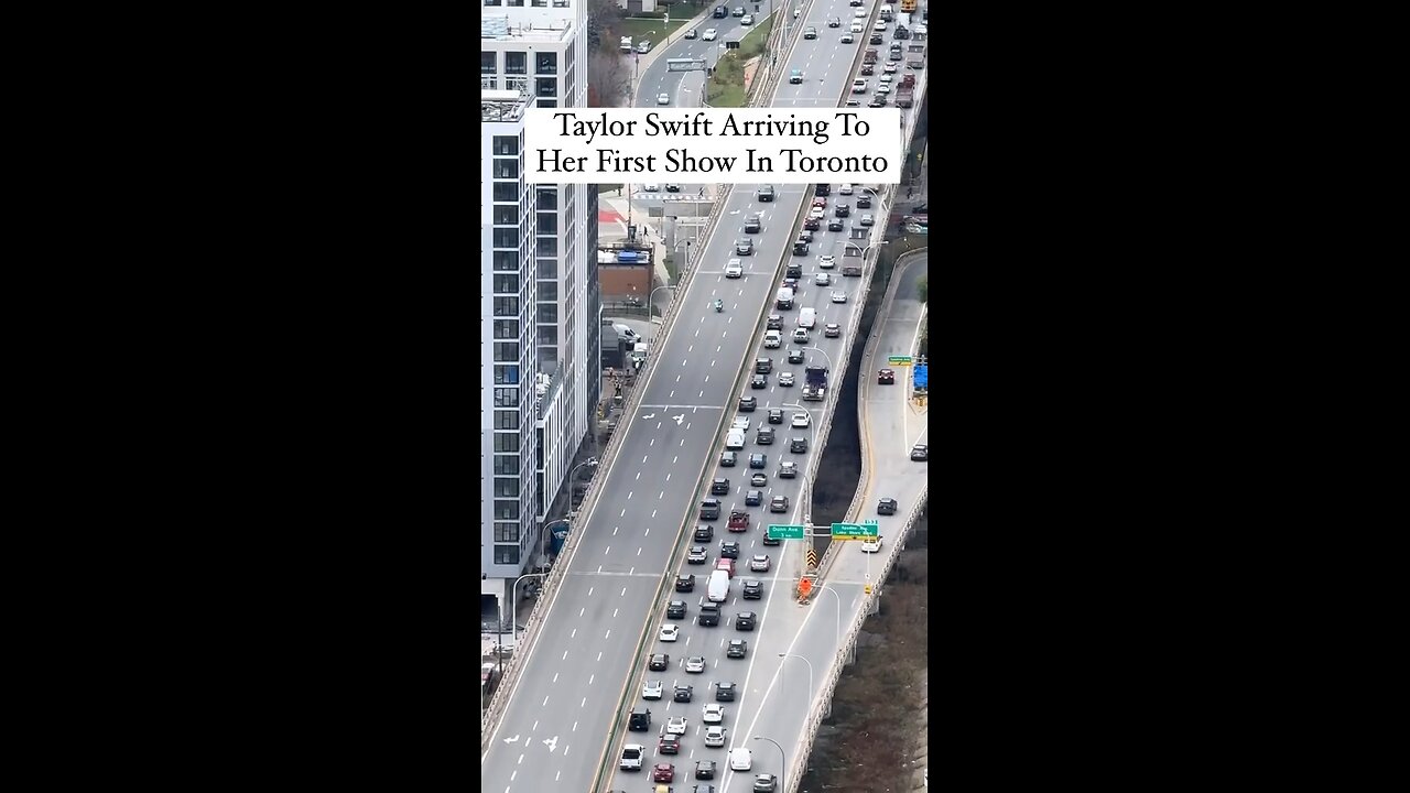 Taylor swift arriving in toronto eras