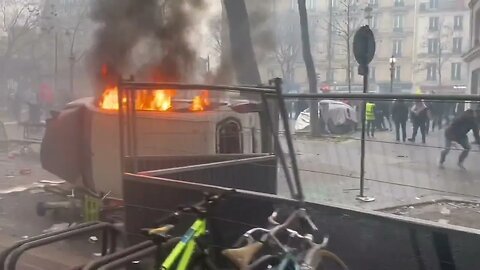 Paris looks lovely this time of season