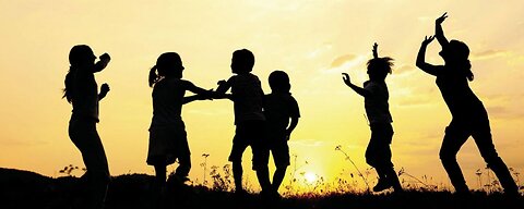 Hila and Michael: New Earth Network - to School or Unschool, that is the question.