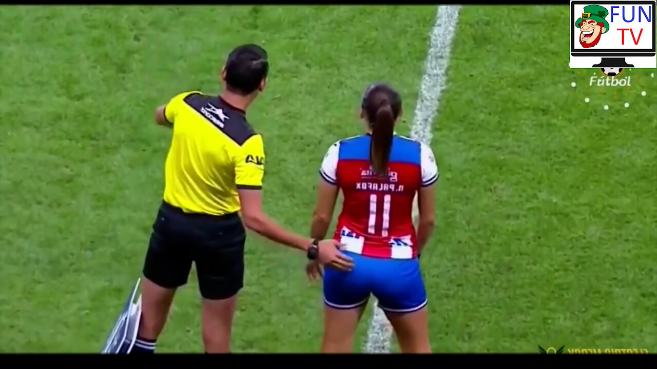 FUNNIEST MOMENTS IN WOMEN'S FOOTBALL