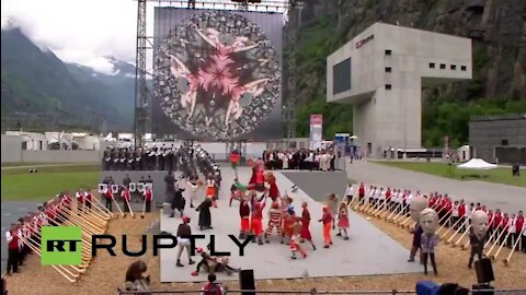 Inauguration du tunnel du Saint-Gothard et satanisme