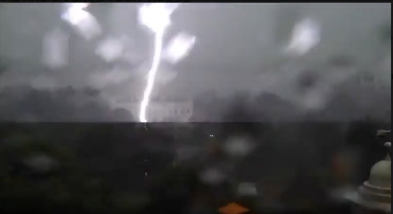 Multiple People in Critical Condition After Lightning Strike Outside White House