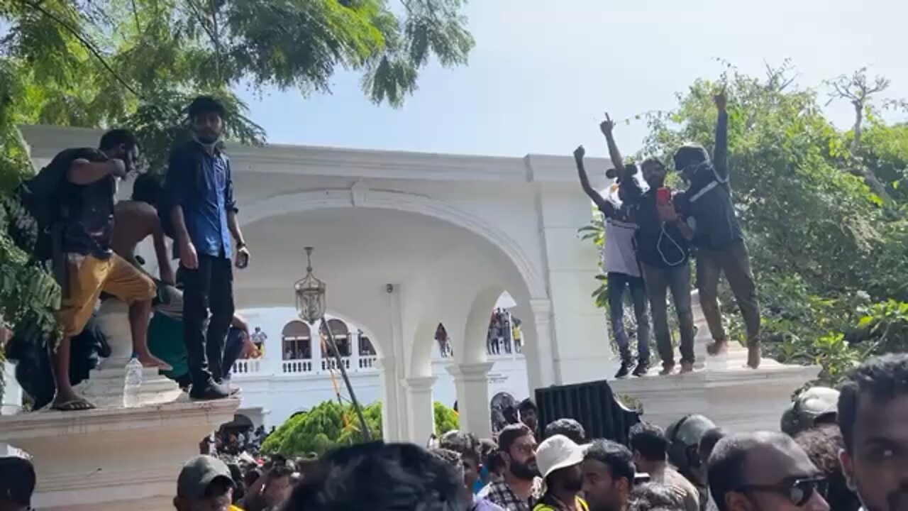 BREAKING: SRI LANKAN DECLARES BANKRUPTCY