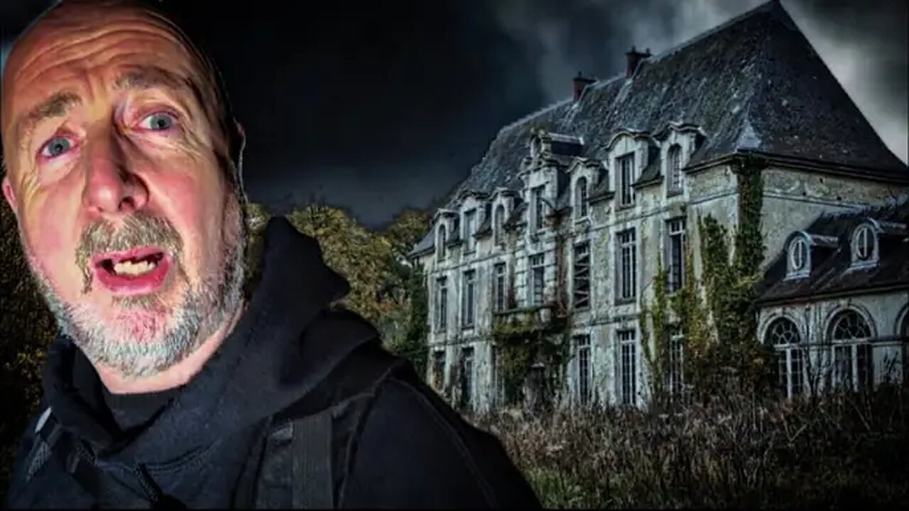 Abandoned House was a Total Death Trap! (27Nov2022) Crumbling Aound Them As They Go!