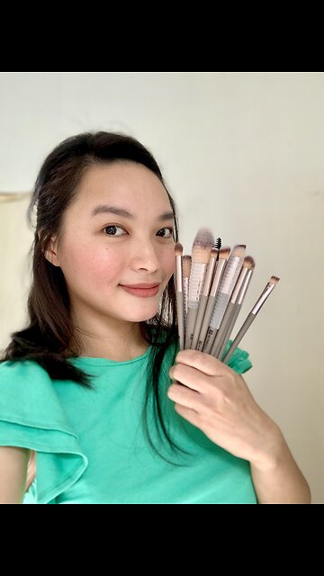 Makeup Brushes Unboxing feat. HEYMKGO