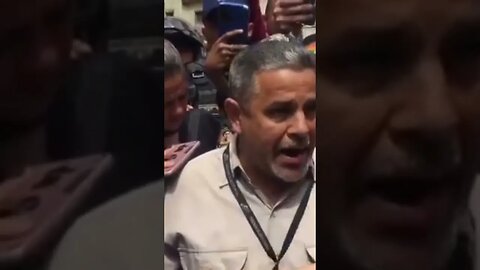 ESTE REPORTERO DEJÓ MUY MAL AL FUNCIONARIO DEL CNE #VENEZUELA