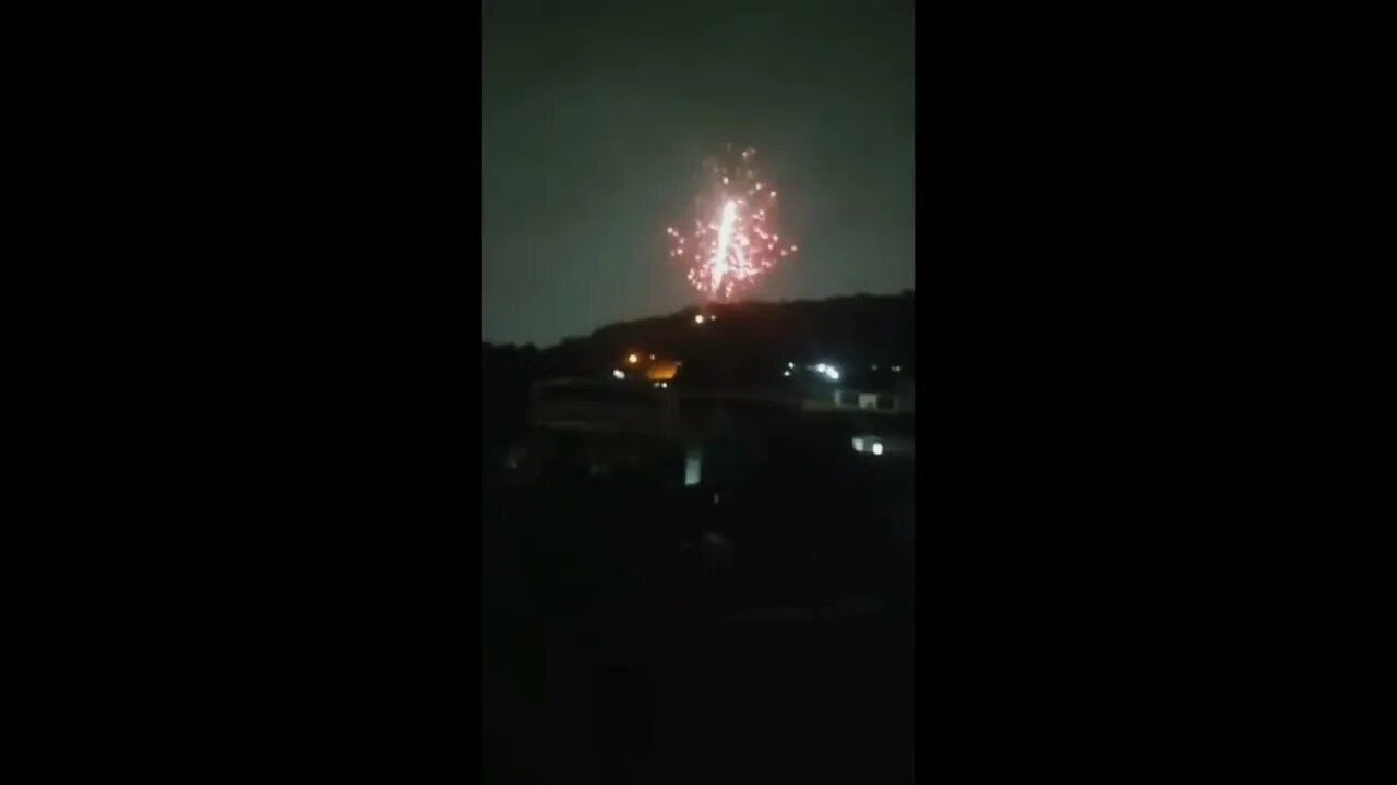 CHEFÃO DO CV DINO REX GOGÓ GUADALUPE FESTEJA ANIVERSÁRIO COM FOGOS TROPA DO URSO VAI TOMAR O MUQUIÇO