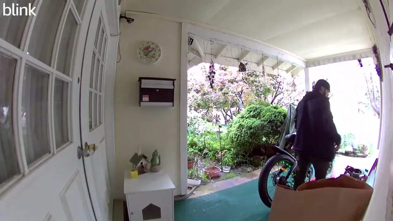 NORTH_VIDEO_DOOR_BELL_2023-04-30T14_14_26-0400.mp4