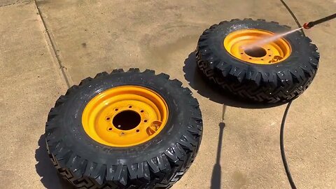 SUNJOE SPX2688-MAX Pressure Washer. Cleaning Mud off Skid Loader Snow Tires.