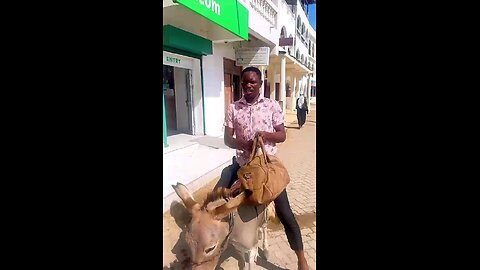 SEE HOW KENYAN COMEDIAN 2MBILI ATTENDED A WEDDING IN MOMBASA RIDING ON A DONKEY