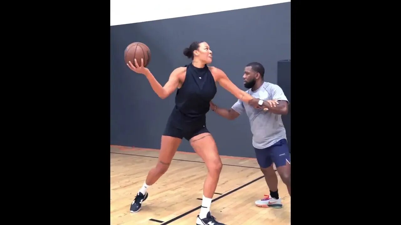 Flore de Lille E Veuve Joyeuse considèrent qu’il è difficile d’être une femme dans société actuelle