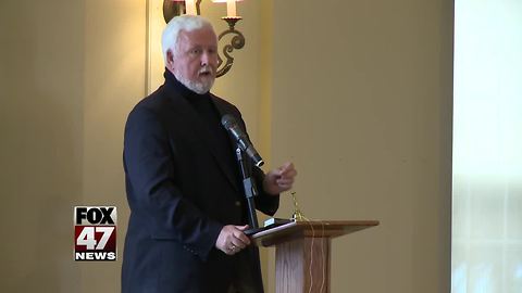 Famed underwater explorer speaks at local fundraiser