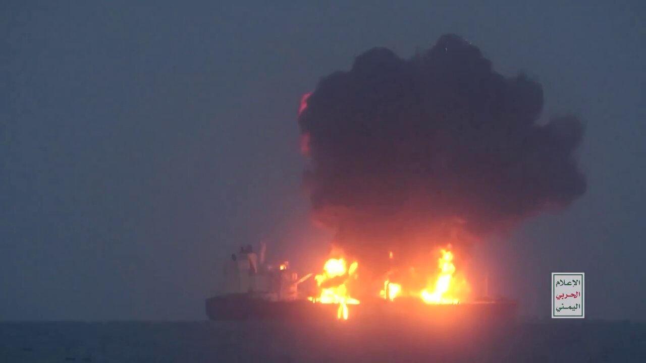“SOUNION” hit in Red Sea after it was targeted for violating the ban to Israeli ports