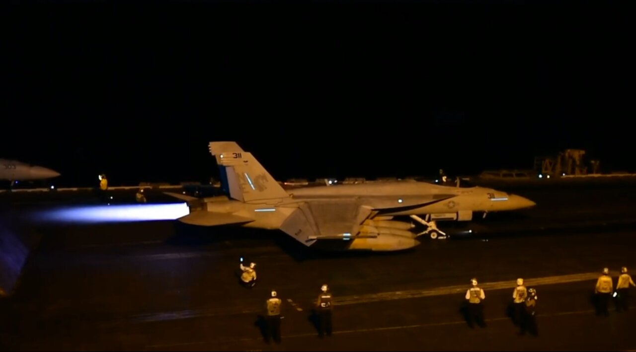 Aircraft Flight Operations at night on the USS Carl Vinson