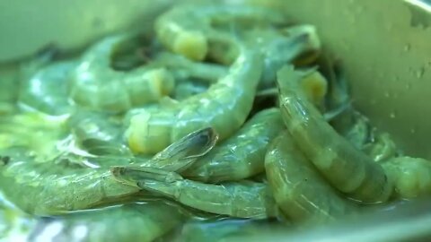 Survival Cooking Skill-Deep Fry Shrimp And Crab Seafood Eating With Hot Chili Sauce So Delicious-5