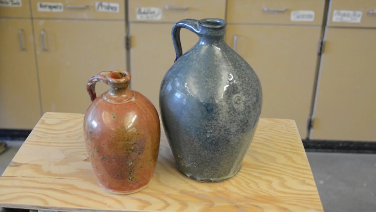 Forming a pottery jug