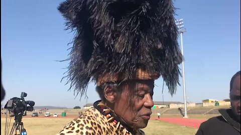 I am not beating the drums of war, Buthelezi tells land imbizo (Kkj)