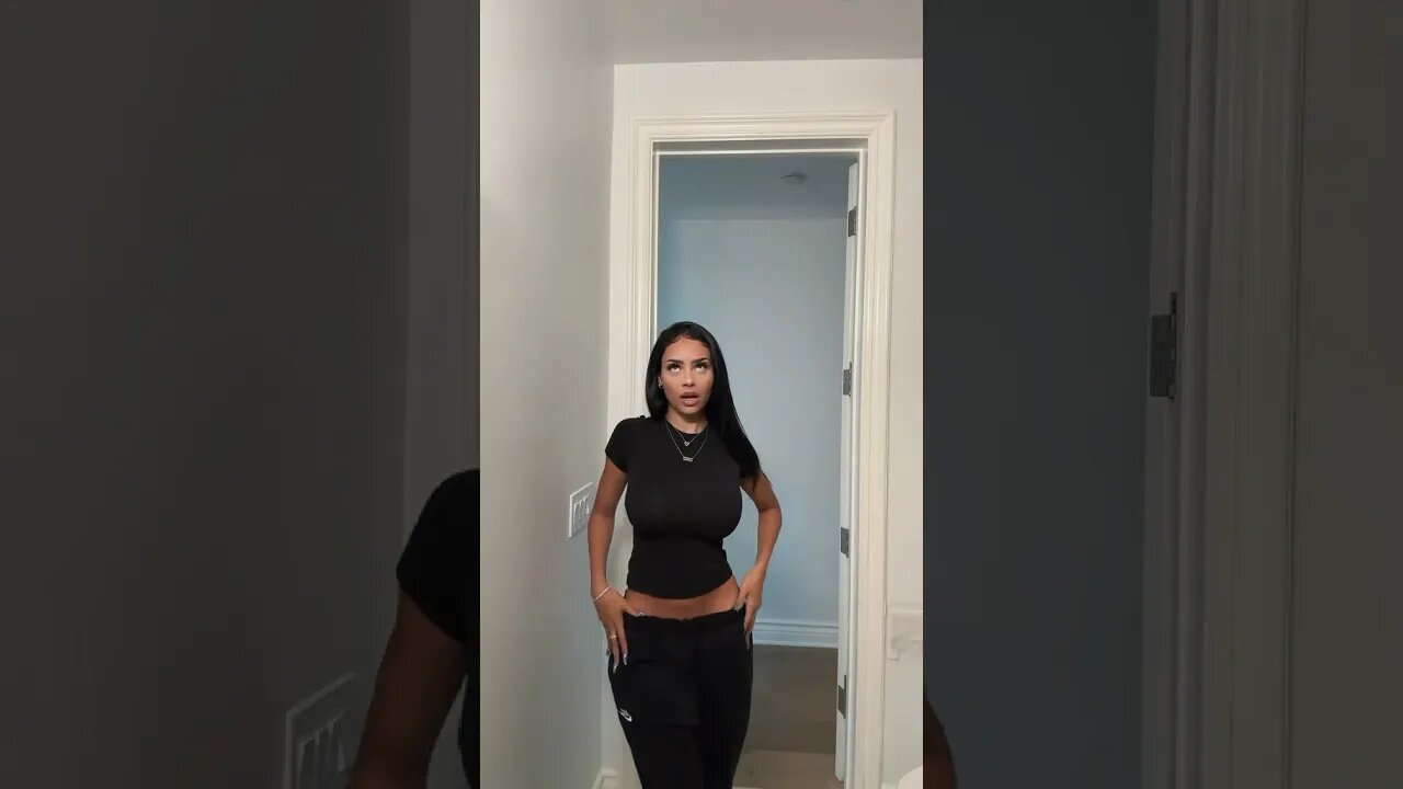 Would u smash?