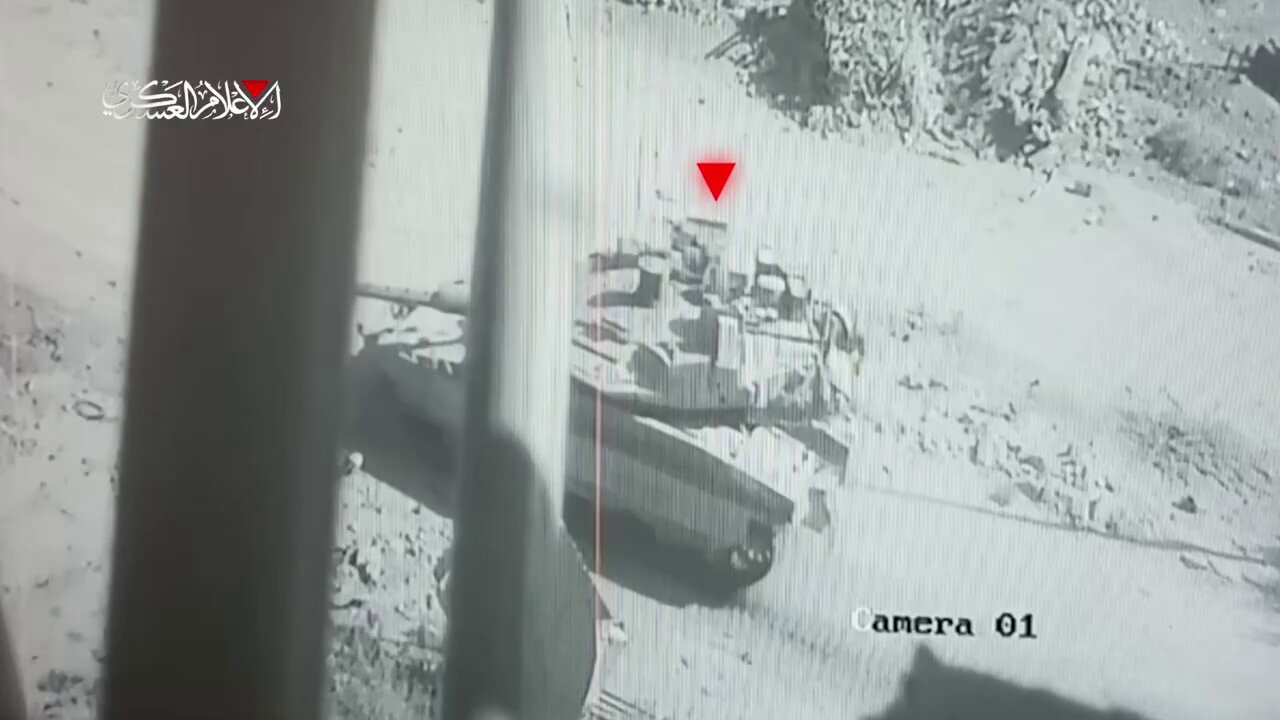 ๐ต๐ธ๐ฎ๐ฑThe moment Hamas attacked an Israeli Merkava Mk.IV tank in the northern Gaza Strip