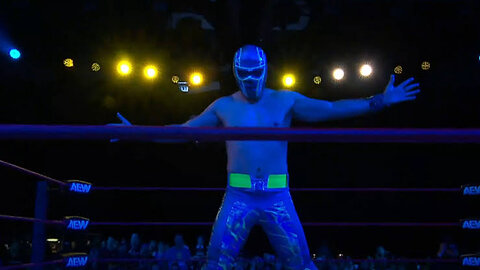 Hologram vs. Gringo Loco