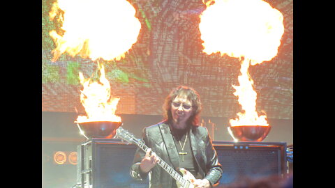 Black Sabbath - War Pigs - LIVE 6th Row MSG NYC 25FEB2016