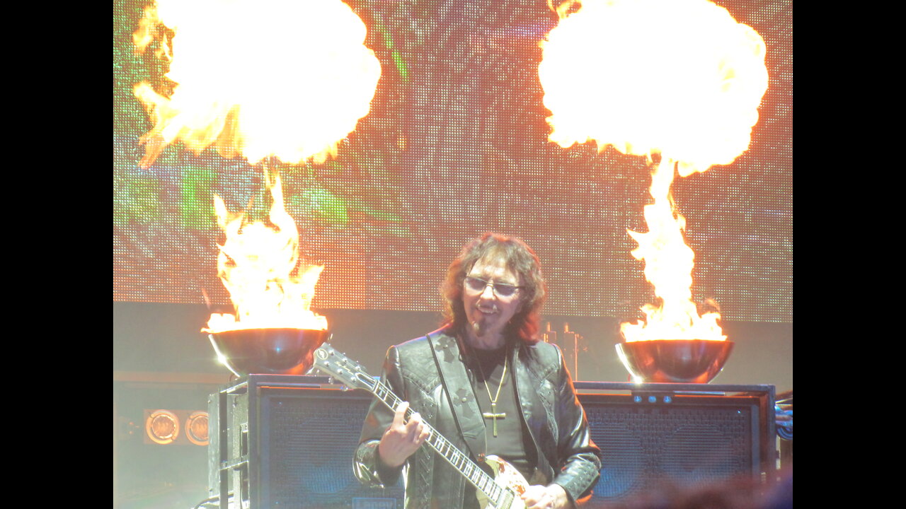 Black Sabbath - War Pigs - LIVE 6th Row MSG NYC 25FEB2016