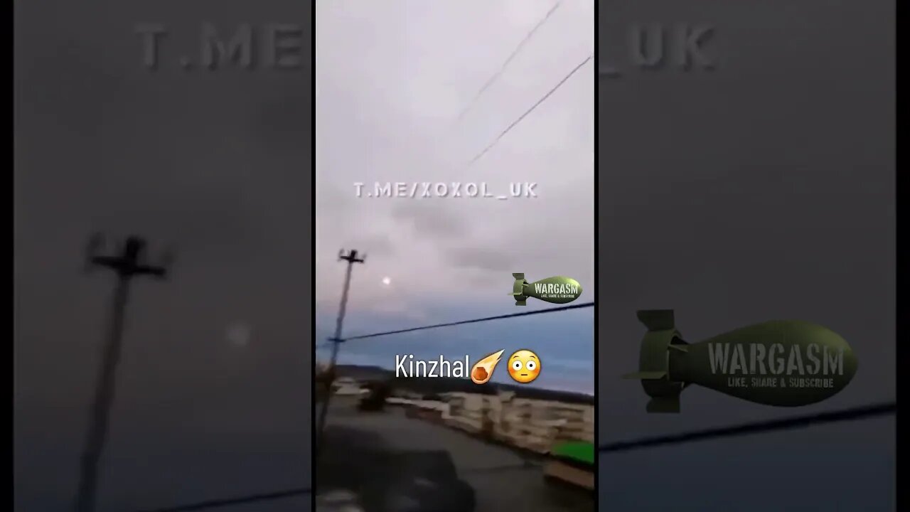 ARCHIVE: Hypersonic Kinzhal missile captured racing through the sky