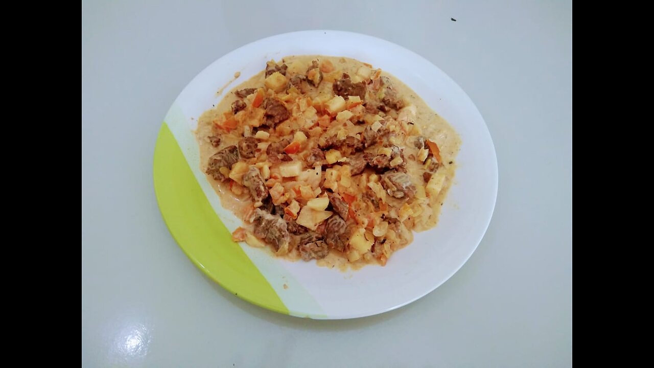 STROGONOFF DE ACEM BOVINO