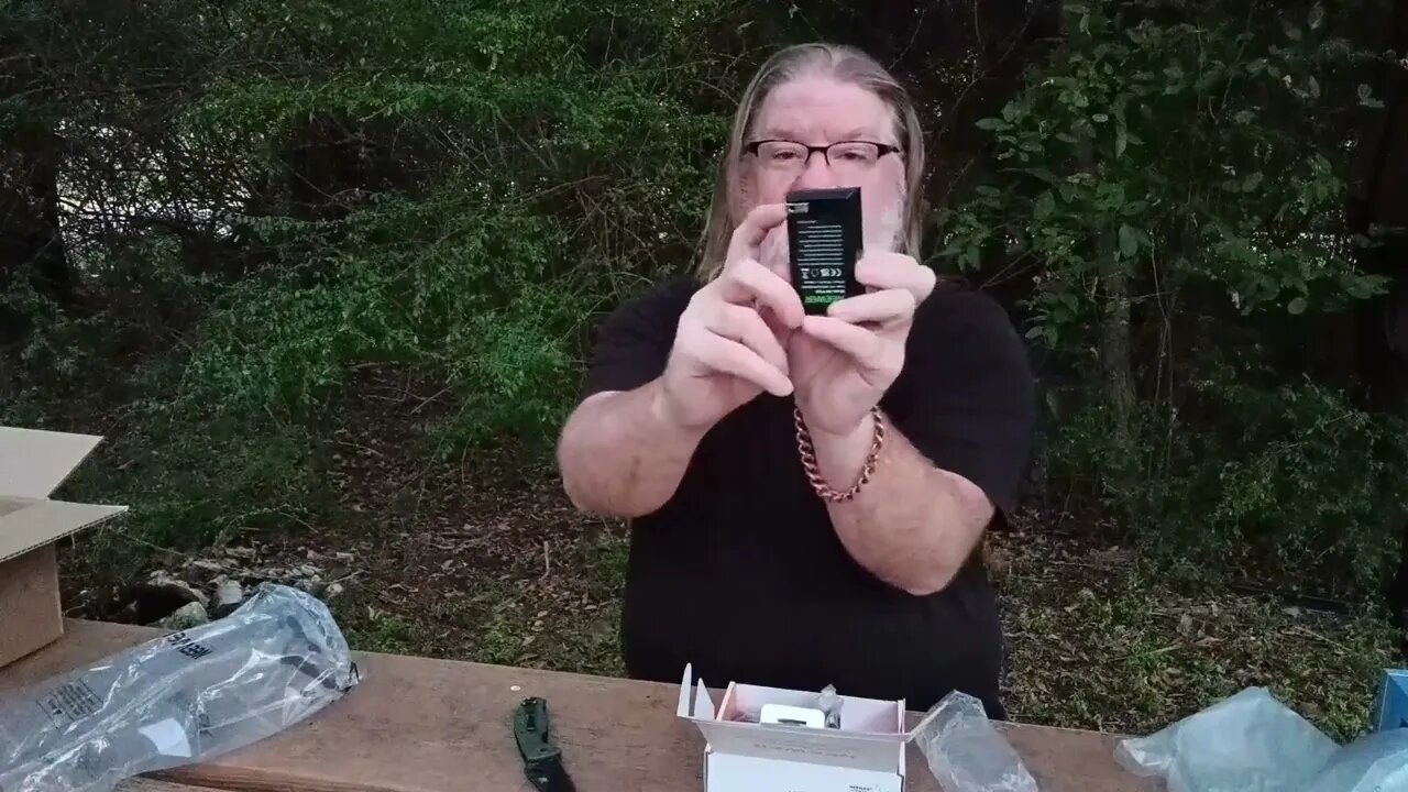 Unboxing Charger